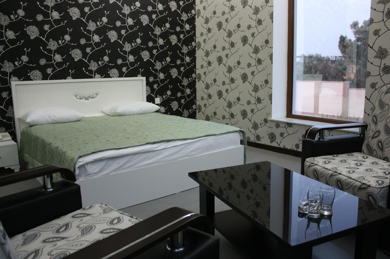 Titanik Hotel Баку Экстерьер фото