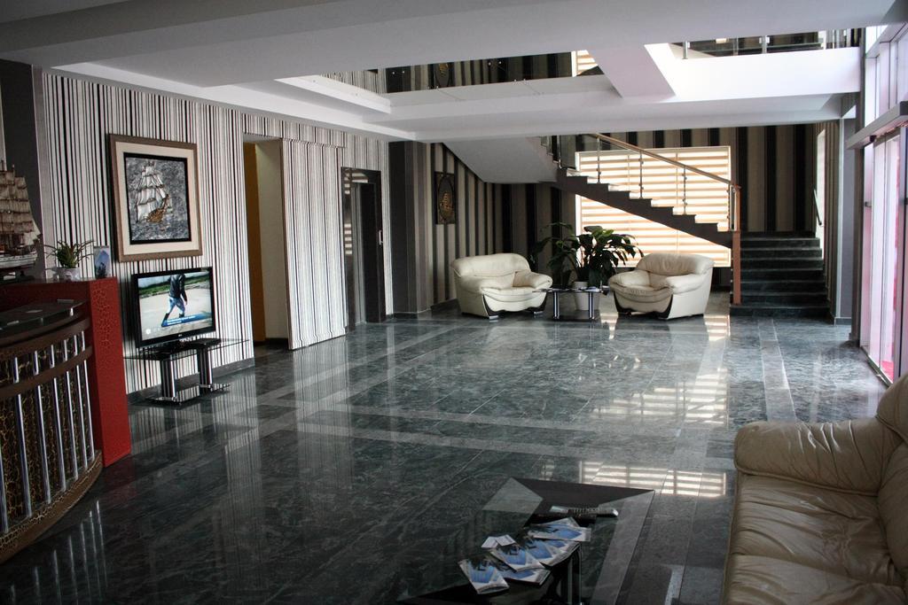 Titanik Hotel Баку Экстерьер фото